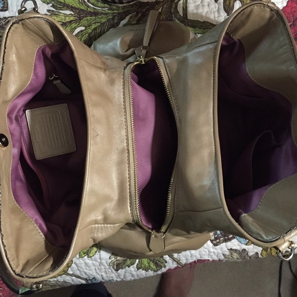 Gold Coach Purse - Picture 3 of 4