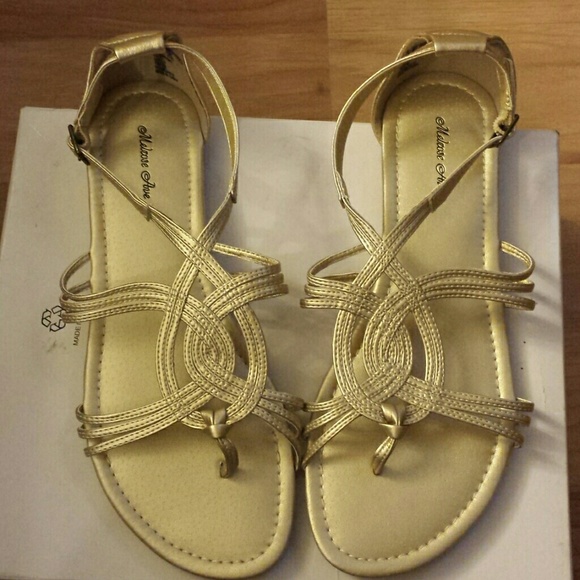 👡👡SOLD IN BUNDLE 👡👡   Flat Sandals gold