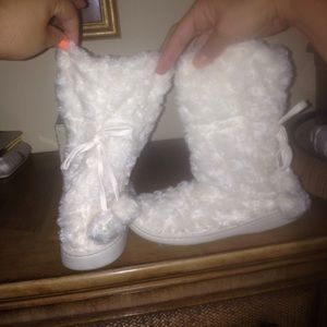 Brand new with tag ‼️plush slippers ‼️