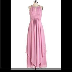 Dancing Cheek to Sleek Dress in Dusty Rose