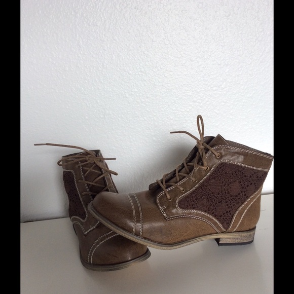 BROWN LACE BOOTS - Picture 3 of 4
