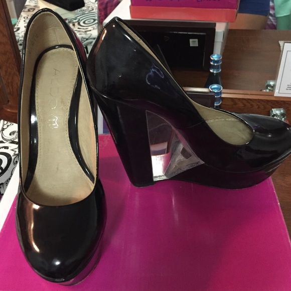Black Aldo wedges