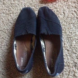 Black toms