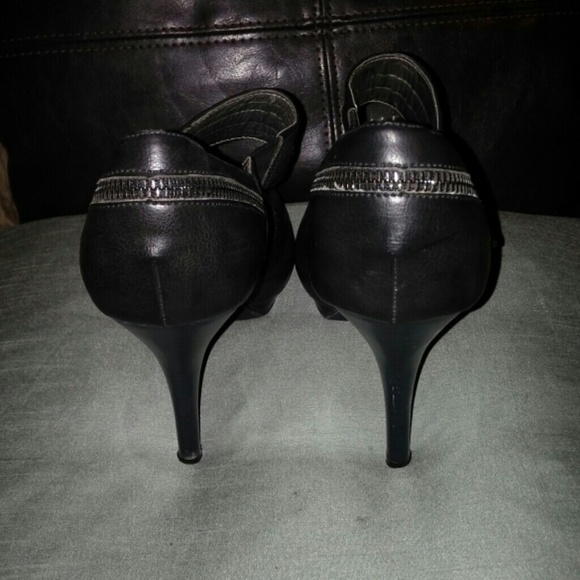 Ladies size 10 shoe - Picture 3 of 4