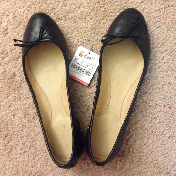 ZARA black leather flats new with tag