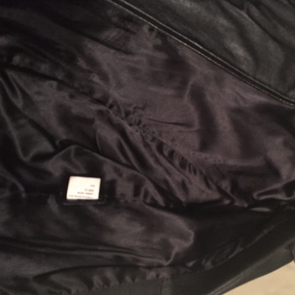 Leather jacket - Picture 3 of 3