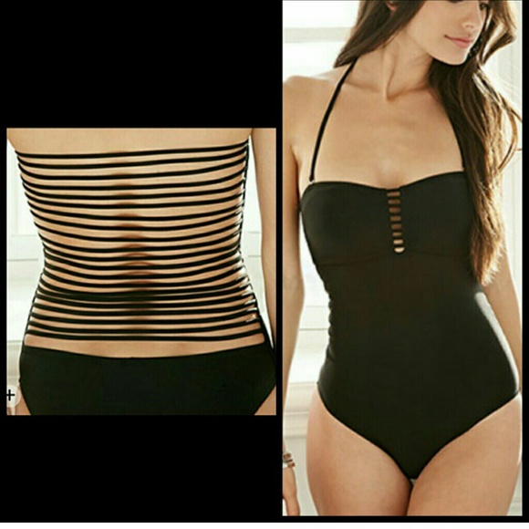 SOLD 😊 Strappy back bathing suit