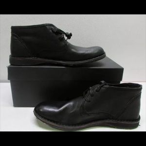 Men's John Varvatos hipster chukka boots size 9.