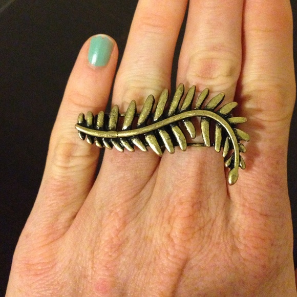 Double Finger Leaf Ring