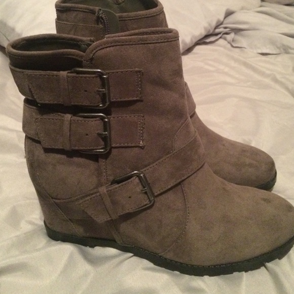 Short Gray Wedge Boots