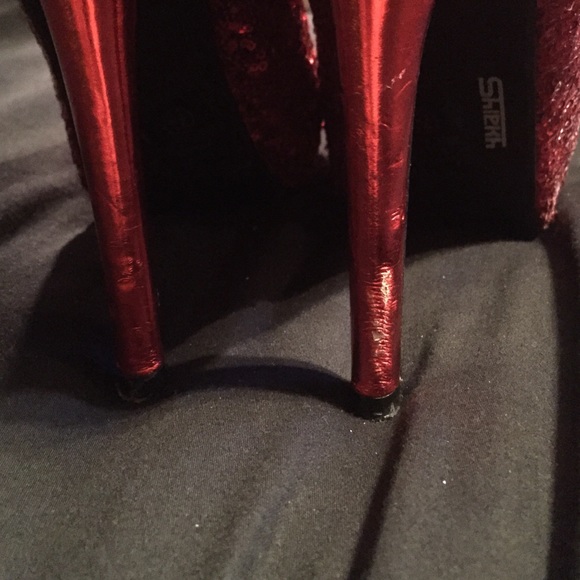 Red sequence heels - Picture 3 of 3