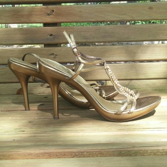 Bonnibil gold heels - Picture 2 of 2