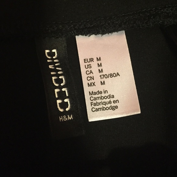 🌸 SOLD 🌸 H&M skater skirt - Picture 2 of 2