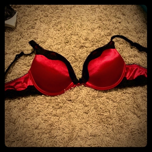 Red lace push up bra