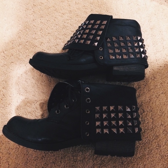 👋🏼(SOLD) Nasty Gal Duo Ankle/Combat boots