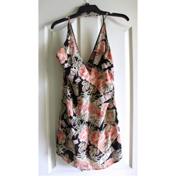 Reformation Dresses & Skirts - Deep-v Africa dress🌸