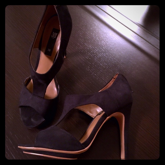 Mango sexy black sandals!