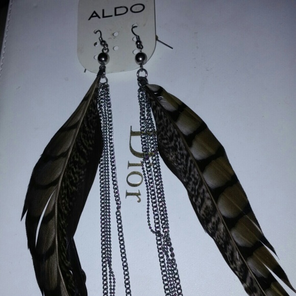 Aldo feather earrings
