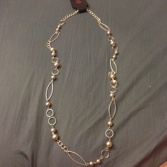 Link bead necklace