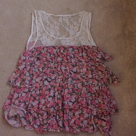 Pink Flowered Lace Ruffle Top - Picture 2 of 2