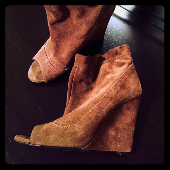 Zara beige casual booties!