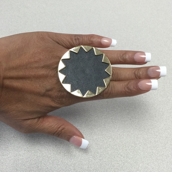 💯Authentic "House of Harlow" Cocktail Gold Ring