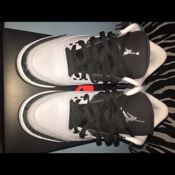 Men's 8.5 Jordan 3 Retro - Picture 1 of 3