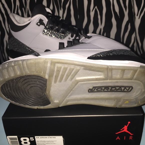 Men's 8.5 Jordan 3 Retro - Picture 3 of 3