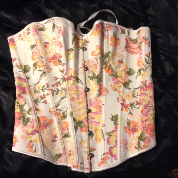 Very cute corset top