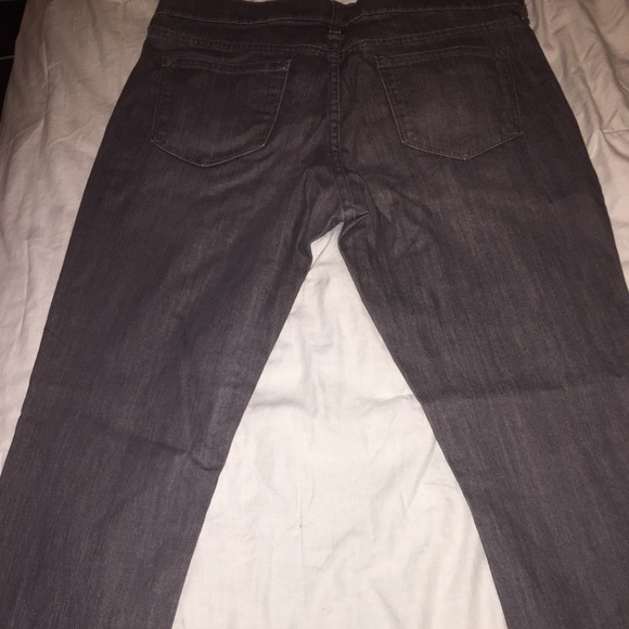 Old Navy "the diva" jeans size 14 - Picture 2 of 3