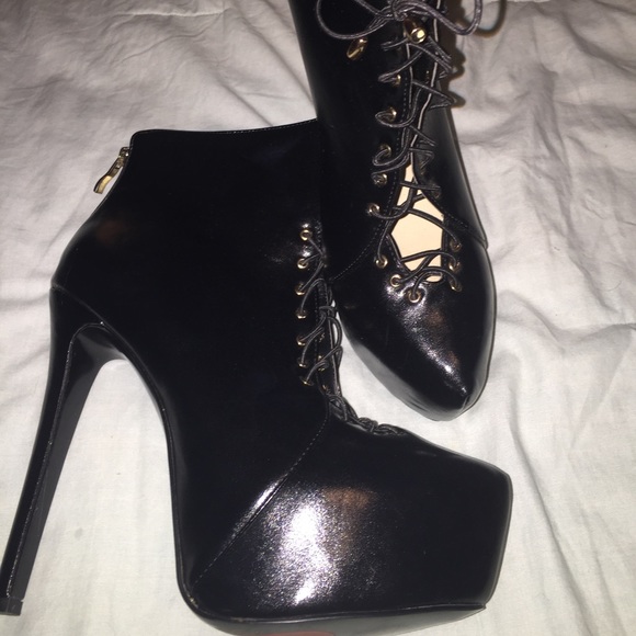 Brand new black booties size 10 - Picture 2 of 3
