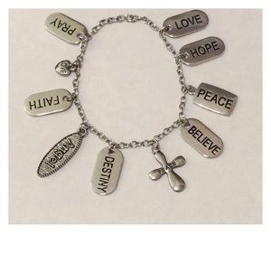 ‼️Sold On FB‼️💟 Charm Bracelet