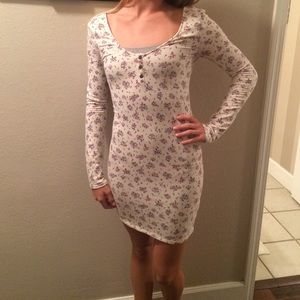 Tight floral long sleeve roxy dress