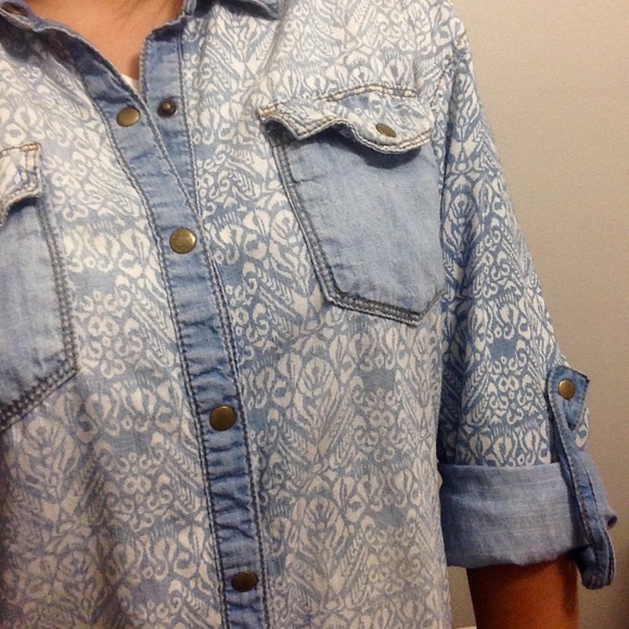 Button up - Picture 2 of 3