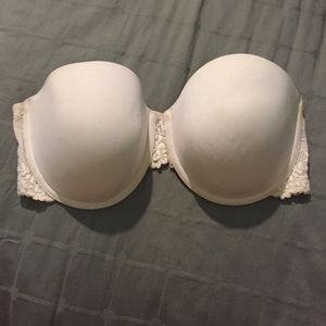 36D white, lace, strapless bra