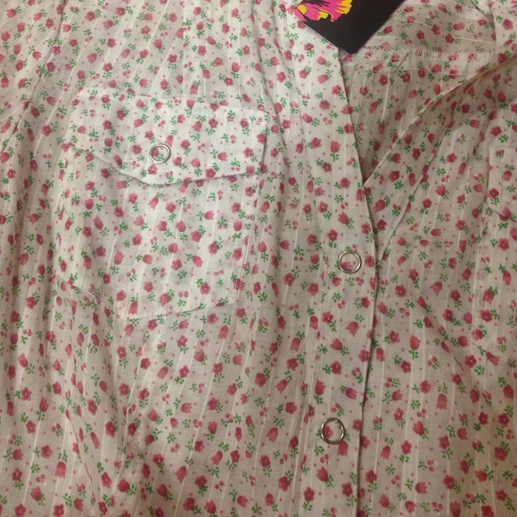 Rose button up - Picture 2 of 3
