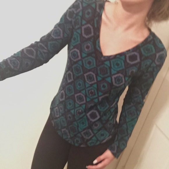 Urban Outfitters Tops - ❌BOGO❌BDG long sleeve top✨