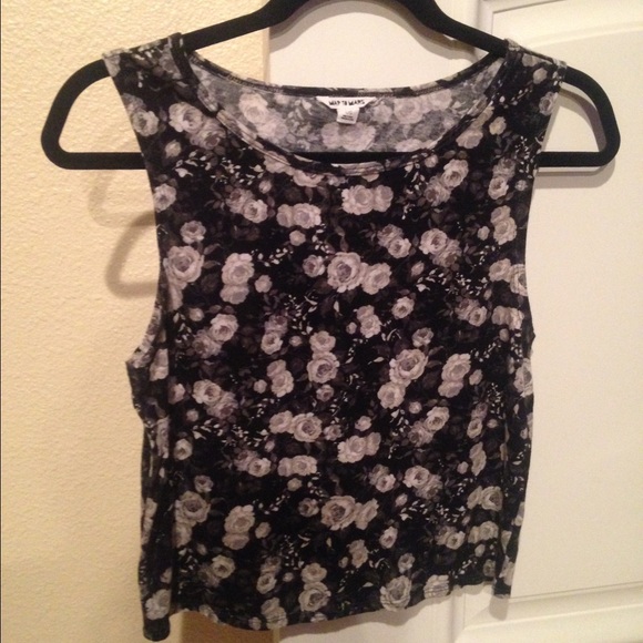 Aeropostale tank top.