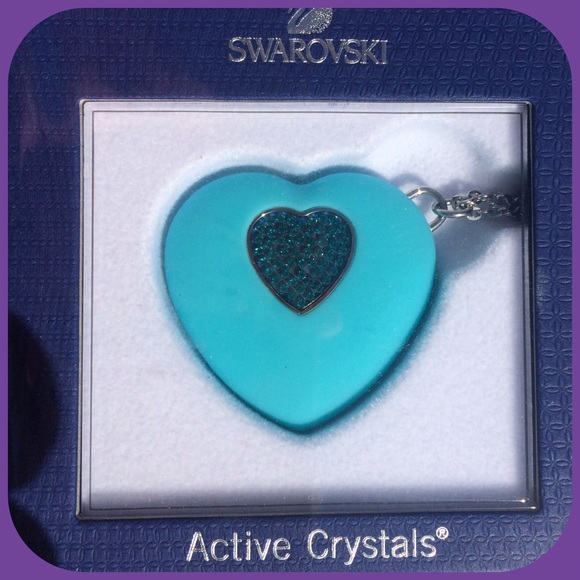 Swarovski Crystal Heart Pendant 4G USB Key - Picture 3 of 3
