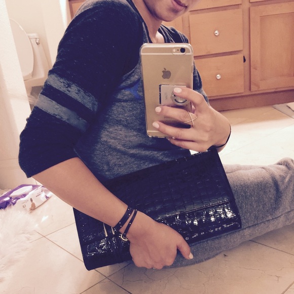 Dark green croc embossed BCBG oversized clutch - Picture 2 of 2