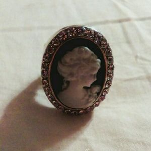 Woman Sillhouete Ring