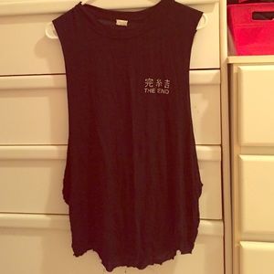 Tank top that shows sides of body