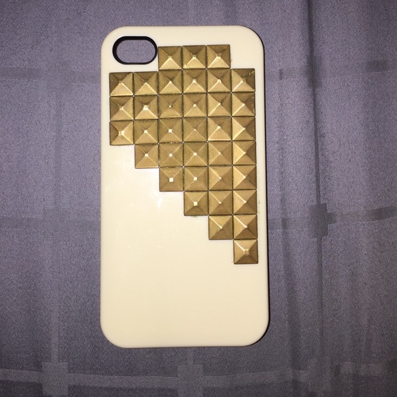 Cream iPhone 4/4s case with gold pyramid studs