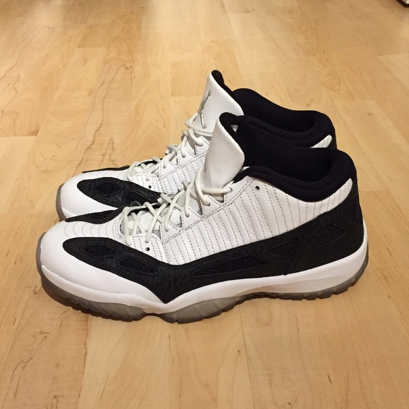 Mens Air Jordan 11 Retro Low - Picture 3 of 4