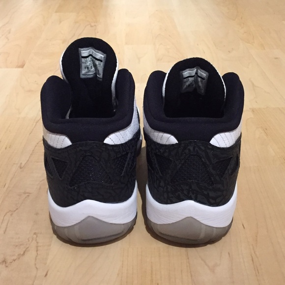 Mens Air Jordan 11 Retro Low - Picture 4 of 4