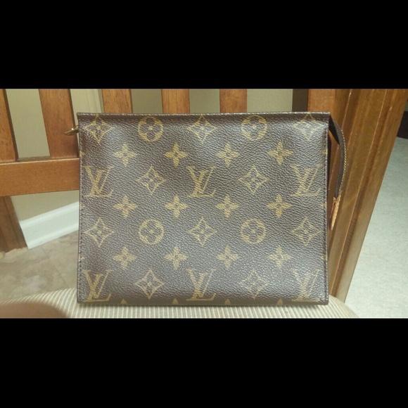 Louis vuitton toiletry 19, cosmetic pouch, clutch