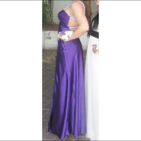 Dress - Picture 3 of 4
