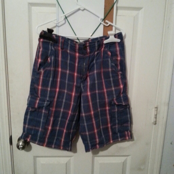 Red/white/navy No Boundaries plaid cargo shorts - Picture 1 of 1