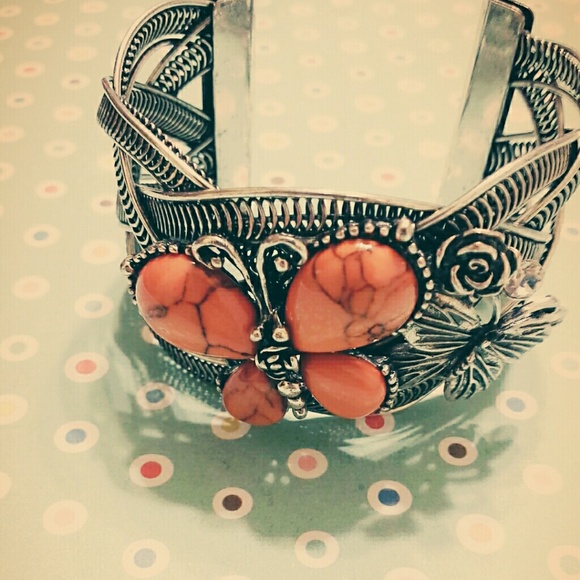 Bracelet - Picture 1 of 3