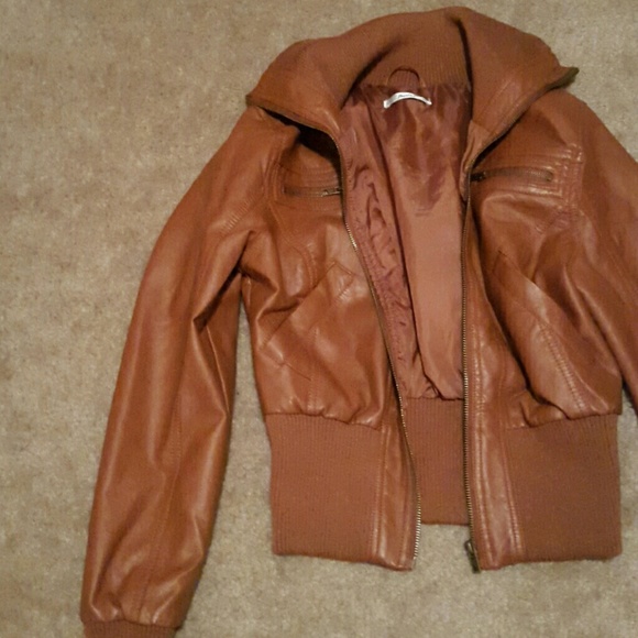 Brown leather jacket - Picture 2 of 4